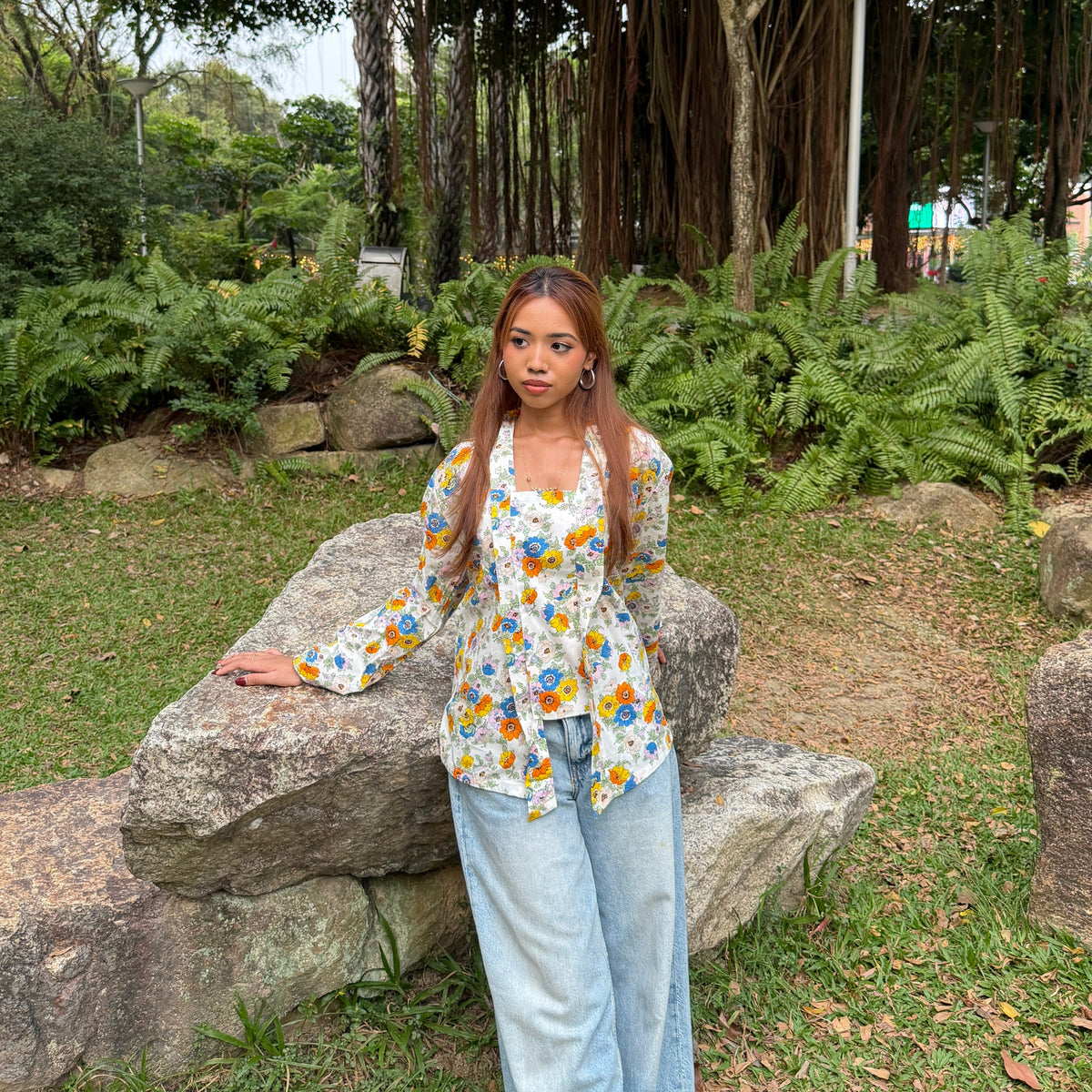 Classic floral Kutubaru Kebaya Top